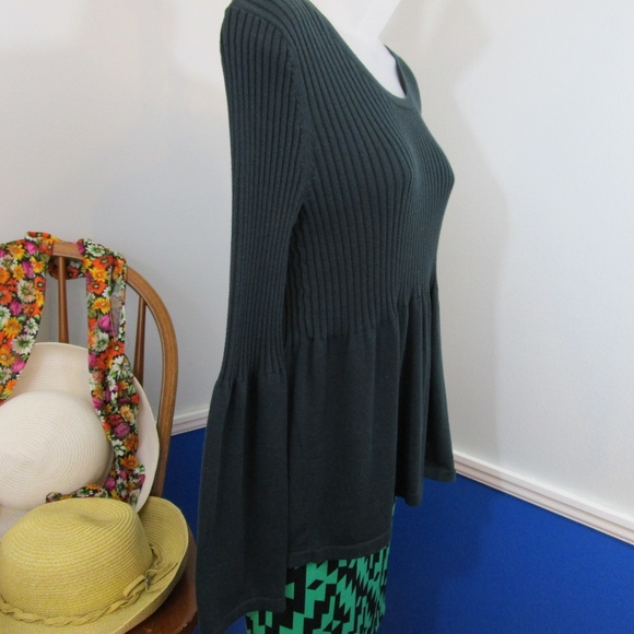 💐HP💐 VTG Sweater Black Ribbed Fit & Flair Style - Picture 3 of 7